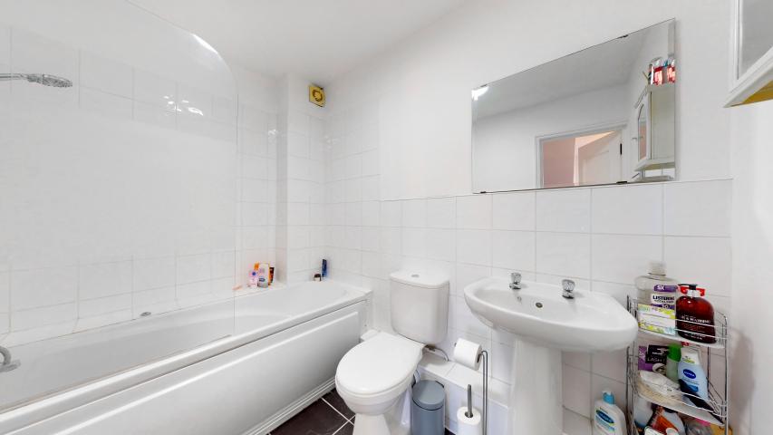 Modern Apartment Broadhurst Gardens, West Hampstead